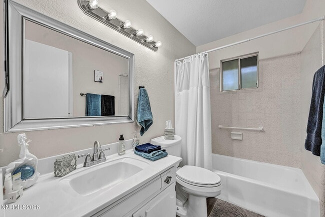 Building Photo - 1490 Foster Dr