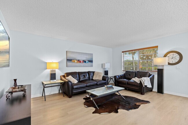 Building Photo - 74 Normandy Ln