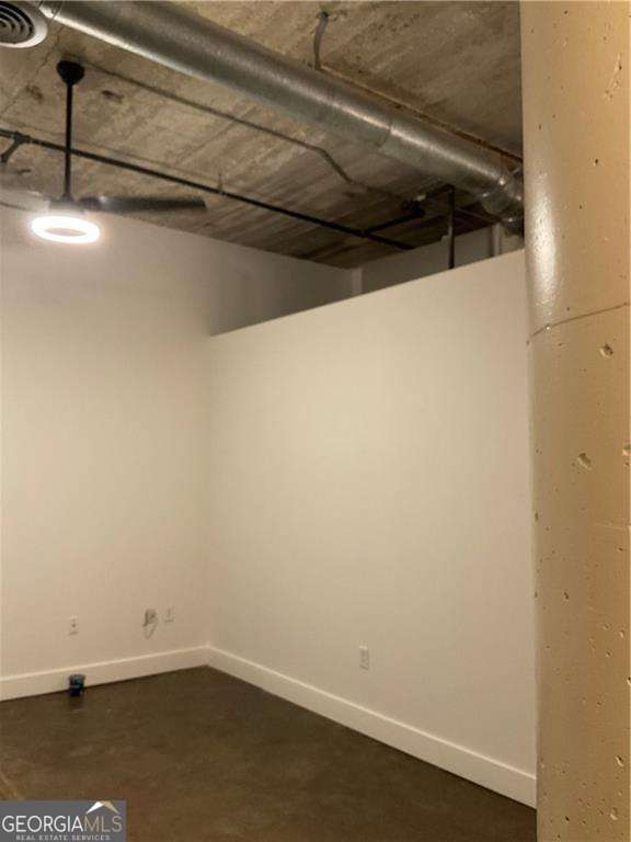 Building Photo - 881 Memorial Dr SE