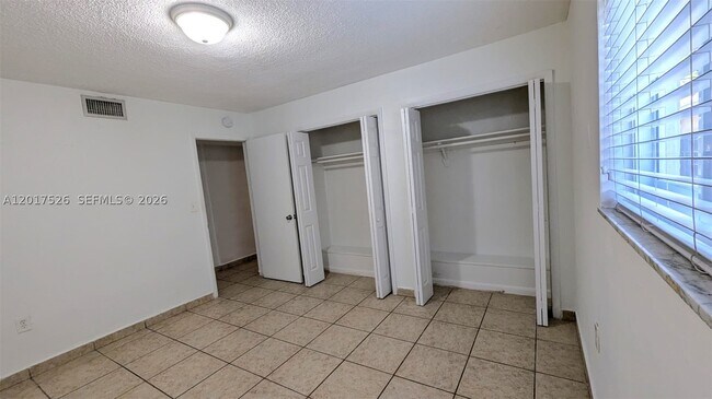 Building Photo - 3525 SW 25th St
