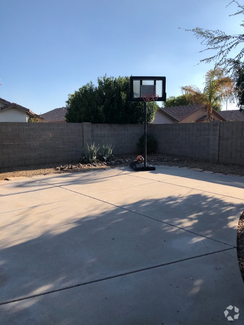 Building Photo - 8211 W Behrend Dr