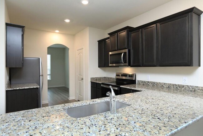 Building Photo - 569 Amberwood Pk Dr