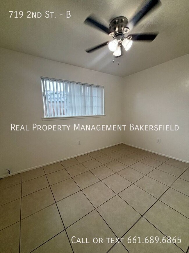 Building Photo - 719 2nd St