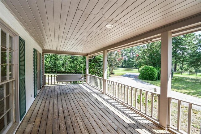 Building Photo - 17040 Birmingham Rd