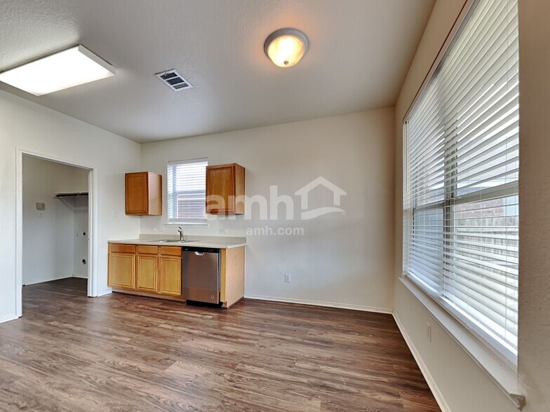 Building Photo - 11741 Cottontail Dr