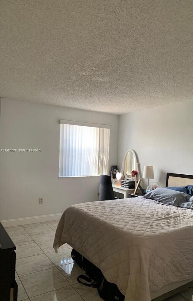 Building Photo - 8660 NW 6th Ln