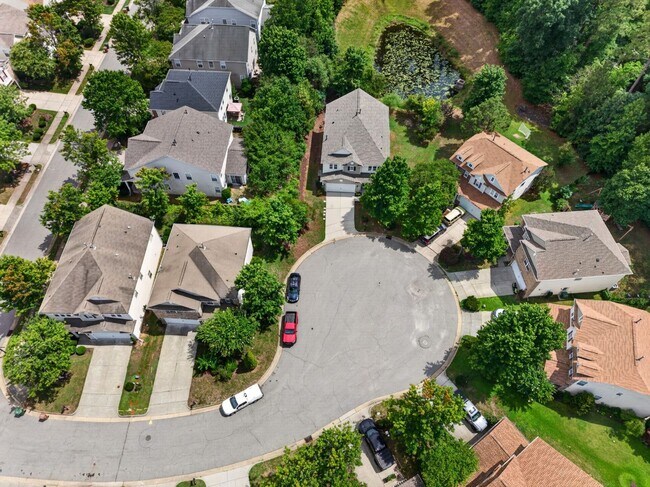Building Photo - 4007 Jockey Club Circle