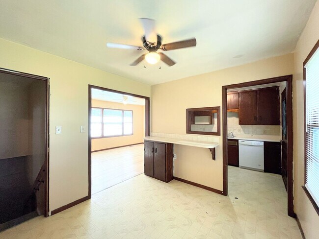 Building Photo - Cozy 3 bed 2 bath home with basement in Wichita