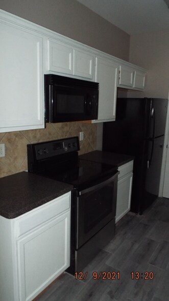 Building Photo - 4132 St Charles Bay