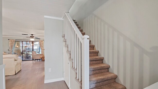 Building Photo - 155 Misty Cove
