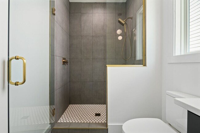 Building Photo - Modern 4-bedroom, 4-bathroom Custom Home D...
