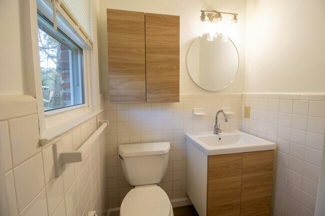 Building Photo - 1515 Sandra Dr