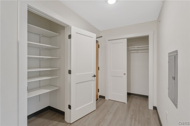 Building Photo - 11 Loso Dr