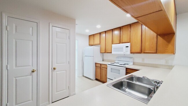 Building Photo - Coming Soon! 3 Bedroom, 2 Bathroom Home for Rent in Plant City