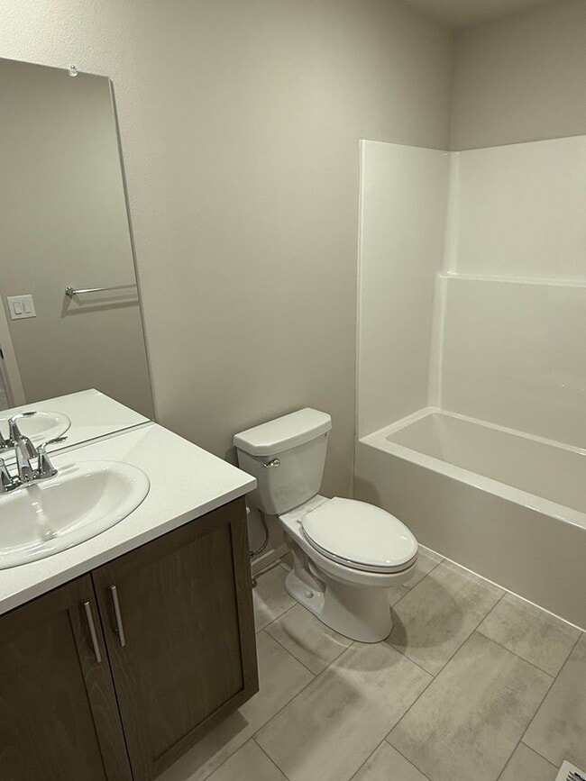 Building Photo - Brand New Home! Be The First To Live Here!...