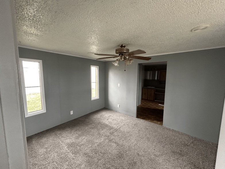 Building Photo - 7601 N Hwy Vv