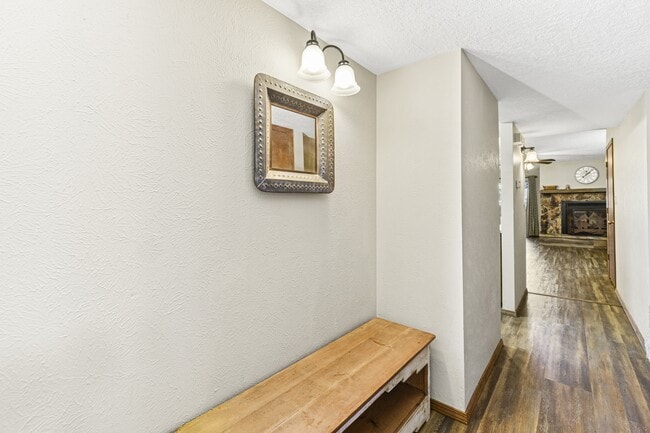 Building Photo - 214 Metz Dr