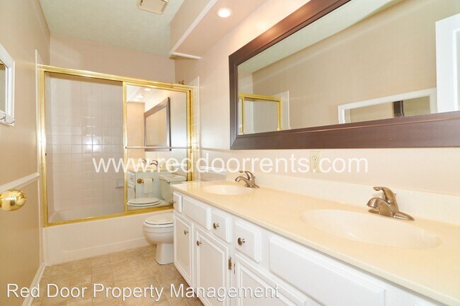 Building Photo - 4 br, 2.5 bath House - 12854 Fleetwood Drive