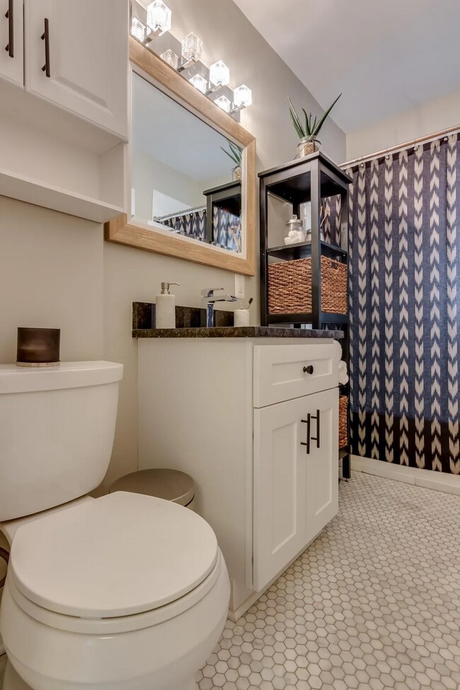 Building Photo - 3501 Cedar Ave S