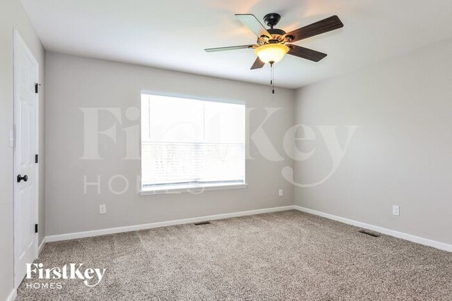 Building Photo - 824 Cadbury Dr