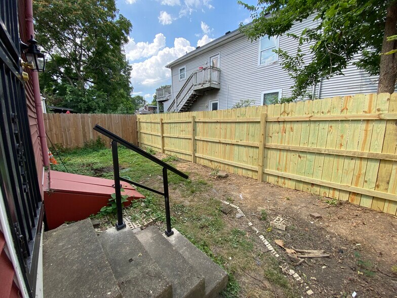 Building Photo - 129 Hill Bend Pl