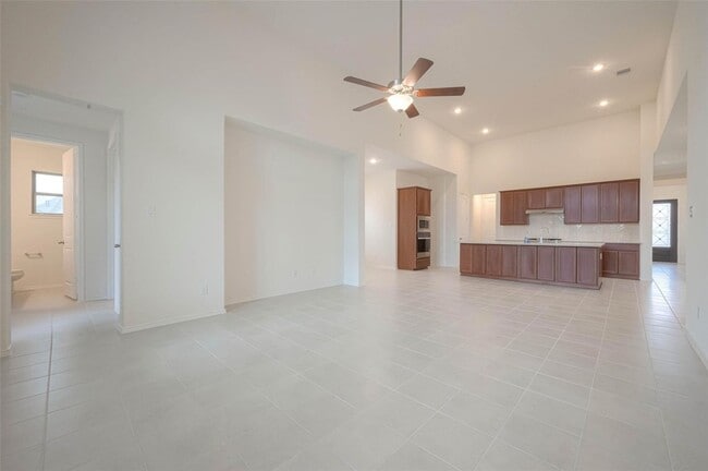 Building Photo - 1343 Vinter Mdws Ln