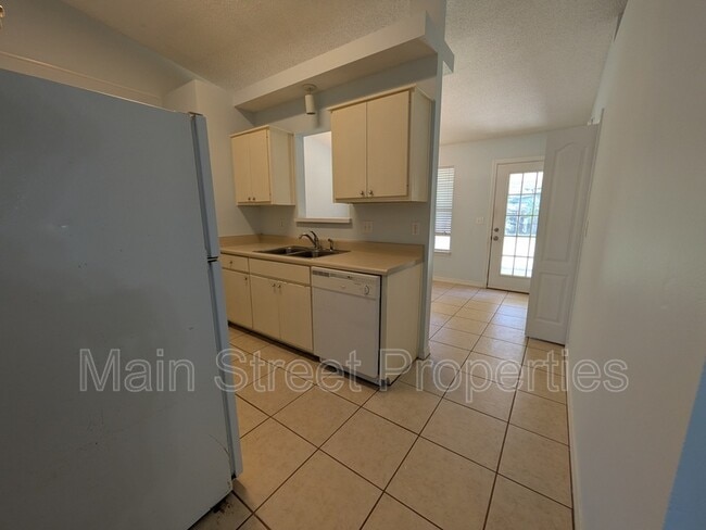 Building Photo - 3359 Greenbriar Circle