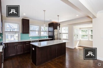 Building Photo - 5 bedroom in Medford MA 02155