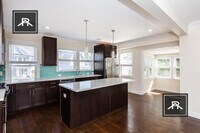 Building Photo - 5 bedroom in Medford MA 02155
