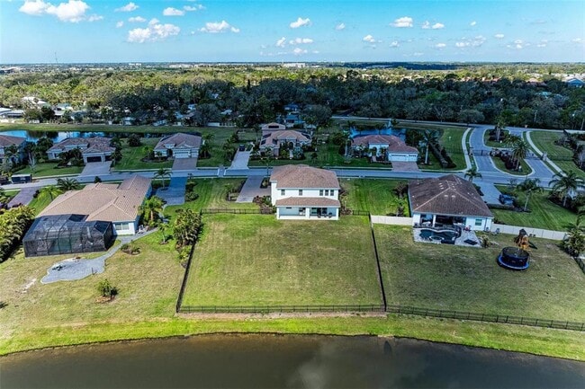 Building Photo - 4789 Vasca Dr