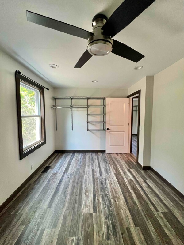 Building Photo - 296 Anderson Ln
