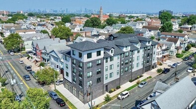 Building Photo - 140 Avenue B