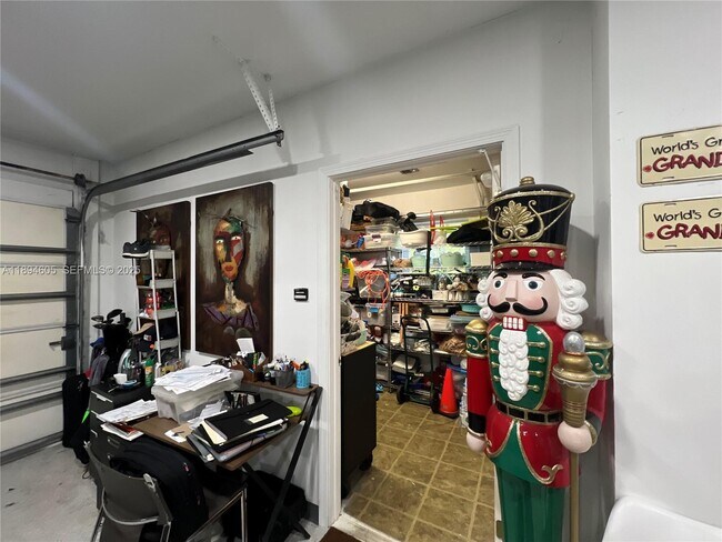 Building Photo - 4934 NW 94th Doral Pl