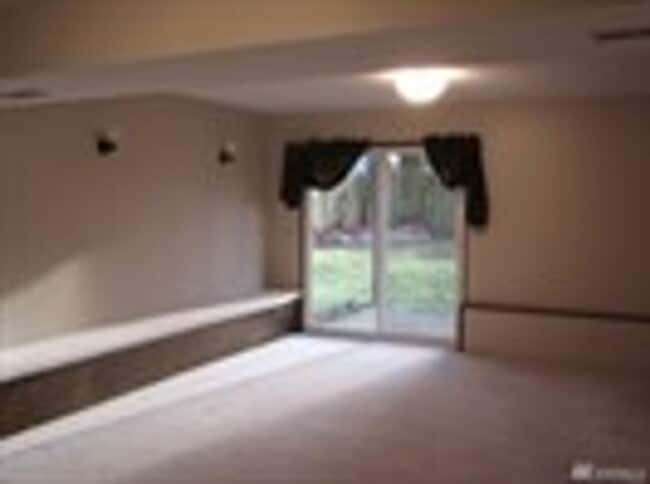 Building Photo - Woodinville Kingsgate Split