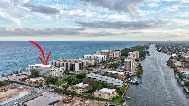 Building Photo - 1169 Hillsboro Mile