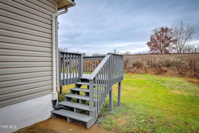 Building Photo - 754 Old Stage Rd