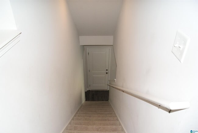 Building Photo - 533 Savannah St