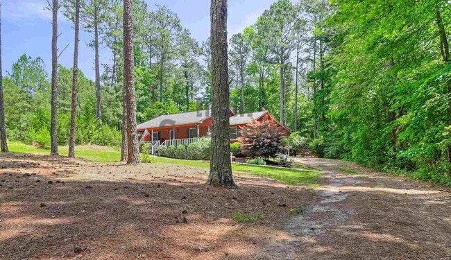 Building Photo - 468 Davis Rd