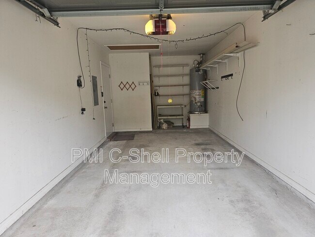 Building Photo - 117 Wildflower Ln