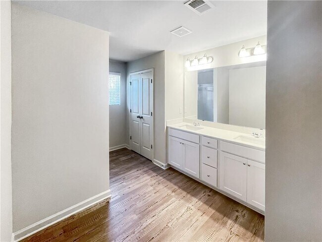 Building Photo - 5141 Sidney Sq Dr