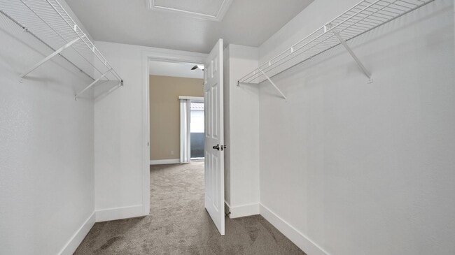 Building Photo - Fully rehabbed 3 bedroom Townhouse with 2 ...