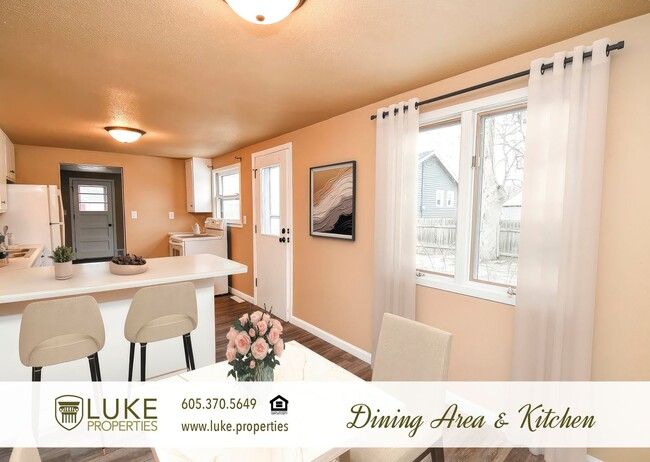 Building Photo - 226 N Lake Ave