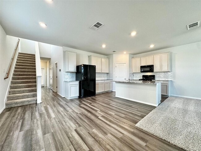 Building Photo - 5701 Pleasanton Pkwy
