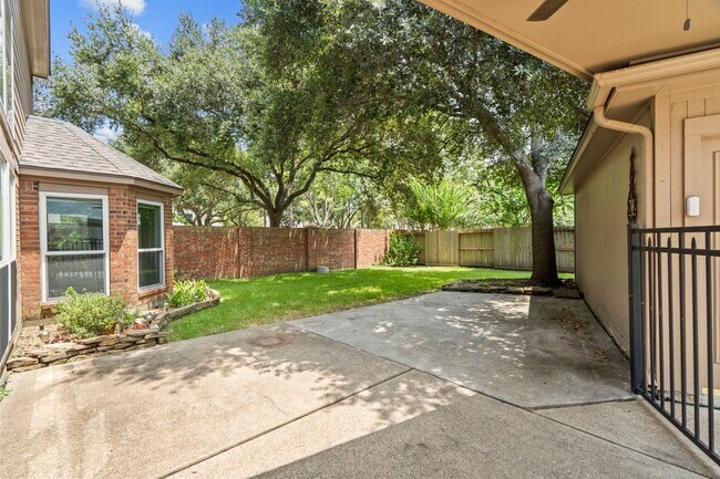 Building Photo - 2210 Bay Haven Way