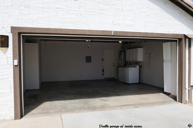 Building Photo - 2247 Mira Monte Cir W