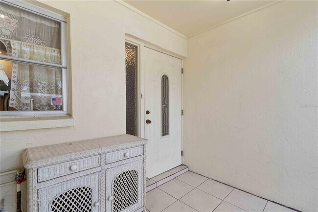 Building Photo - 6215 Green View Cir