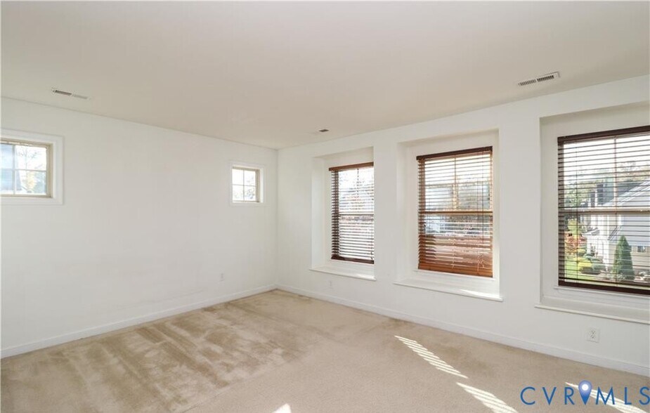 Building Photo - 2424 Marions Ln