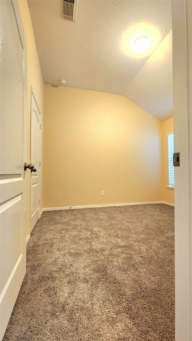 Building Photo - 3011 Sunchase Ct