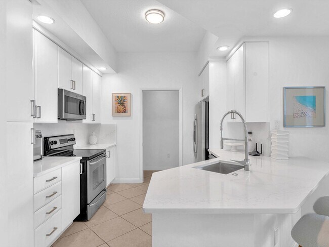 Building Photo - 801 S Olive Ave