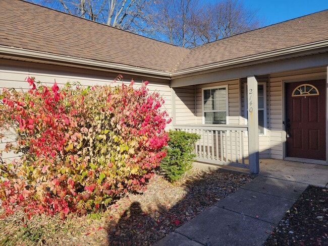 Building Photo - Spacious 2-Bed, 2-Bath Duplex with Attache...